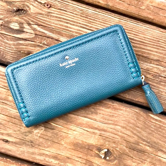 kate spade Handbags - Kate Spade Cameron Continental Wallet